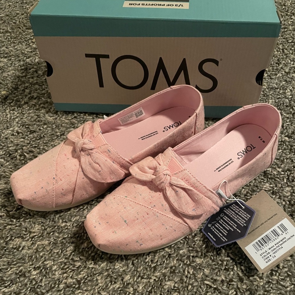 TOMS NWT bow shoes